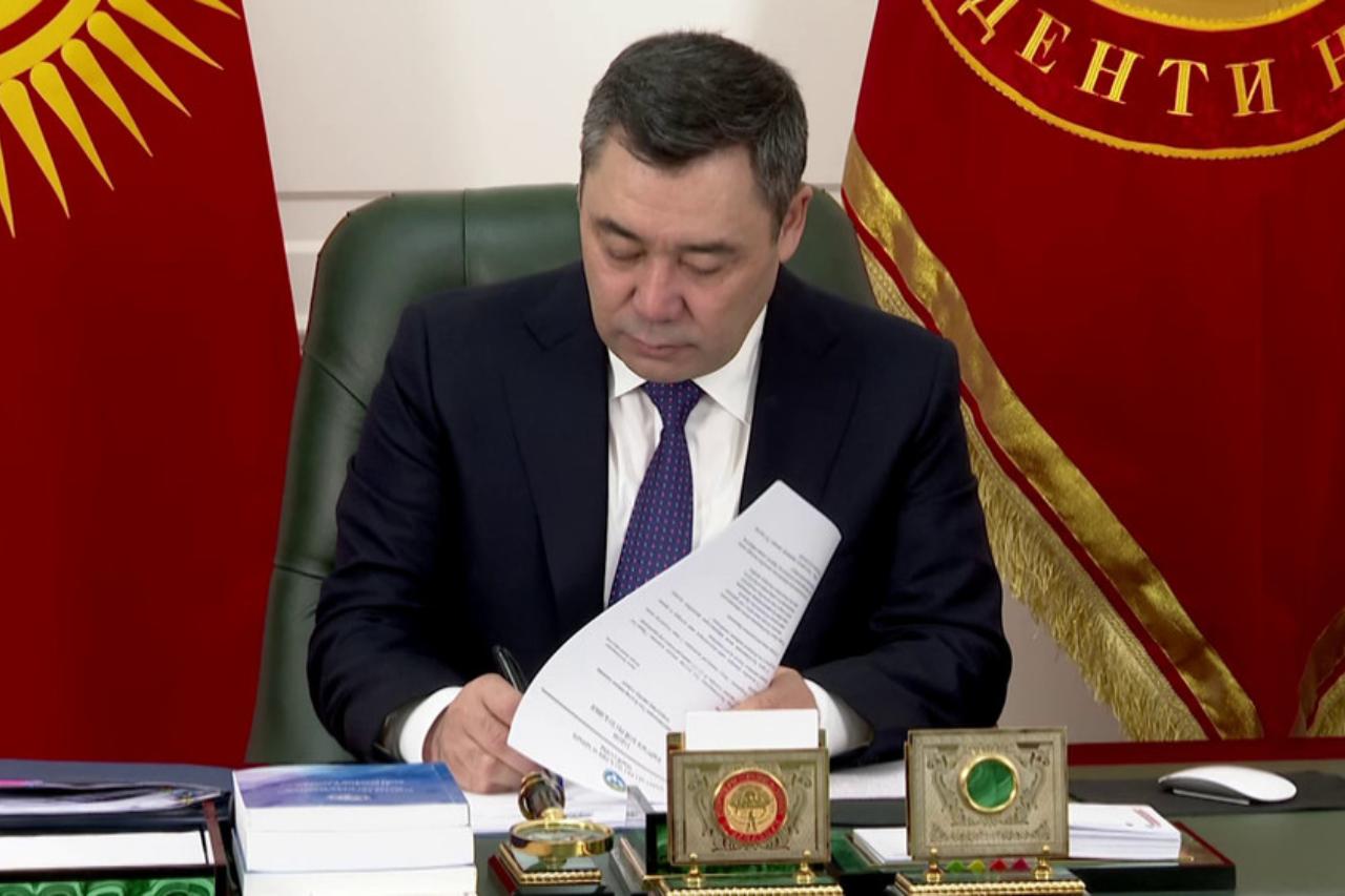 президент кыргызстана садыр жапаров подписал указ о легализации мигрантов до 10 июня