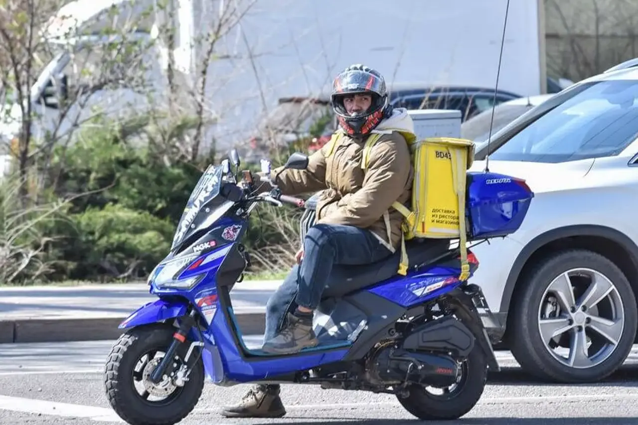 в казахстане ужесточают правила для мопедов: спеццоны работают в усиленном режиме до 5 апреля