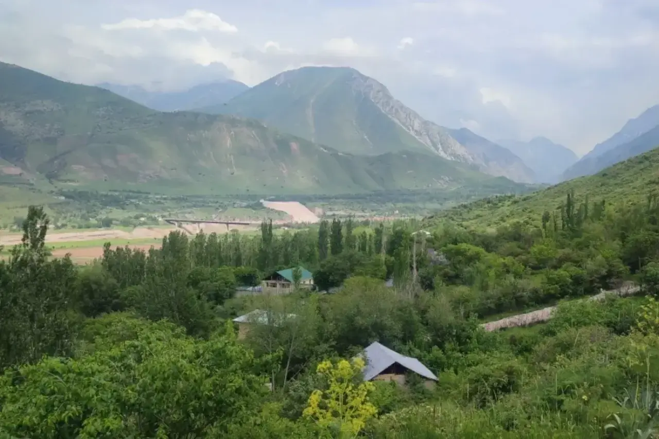 какая погода ожидается в центральной азии в четверг, 17 апреля 2025