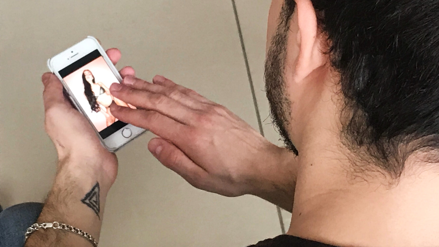 ужесточить наказание за интимные фото и видео хотят в кыргызстане