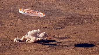 космический корабль «союз мс-22» без экипажа успешно приземлился  в казахстане