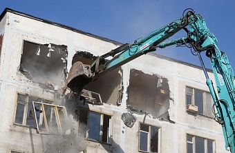 в казахстане снесут 1500 авариных домов 