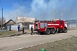 взорвались три газовых баллона: в казахстане ликвидируют крупный пожар (видео)