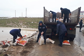 чс в казахстане: глава администрации костаная призвал местных жителей своевременно эвакуироваться