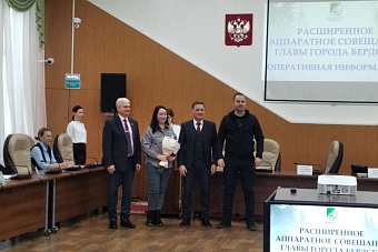 награда за любовь к россии: житель казахстана вместе с женой получил гражданство рф за свою доблесть