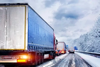 затор на границе: почти 500 грузовиков стояли в  очереди на границе кыргызстана с казахстаном