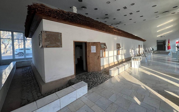 «Фрунзе вне цифры»: как жил в Бишкеке легендарный комдив и почему его не понимает современная молодежь