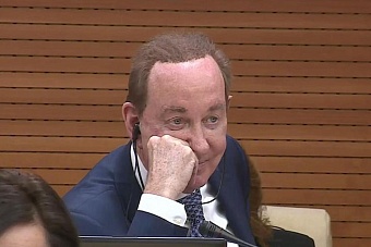 отношение, как к аборигенам: депутаты казахстана шокированы поведением британца из air astana