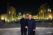 президент франции прогулялся по ночному самарканду