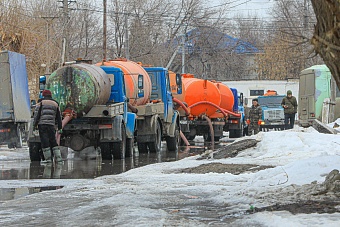 в актюбинской области казахстана из-за паводка ограничили движение на трассах