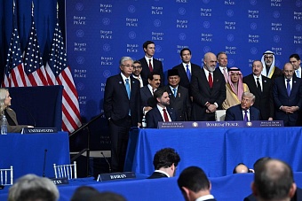 Казахи в Газе и медаль Трампу: Токаев сделал шоу на «совете мира»