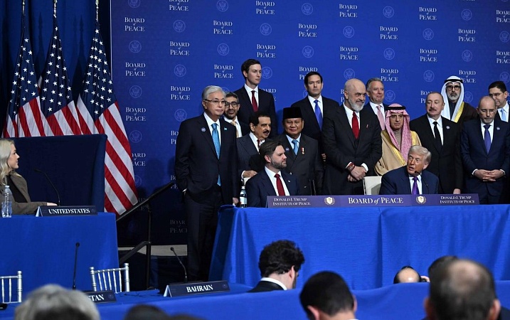 Казахи в Газе и медаль Трампу: Токаев сделал шоу на «совете мира»