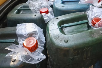 в кыргызстане пресечена схема контрабанды топлива из казахстана: задержаны 37 водителей