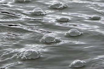 тасс: в казахстане опровергли сообщения о крупной утечке метана на горящей нефтяной скважине