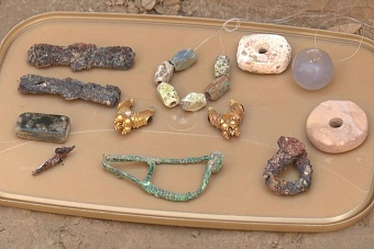 никаких денег не хватит: казахстанские археологи нашли золотые сережки, изготовленные во ii веке до нашей эры