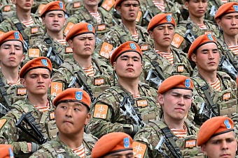 в военном параде в астане приняли участие более 4 000 военнослужащих (фотогалерея)