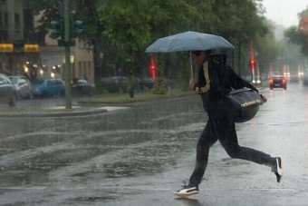 дожди с грозами и сильным ветром пройдут в казахстане: погода в пятницу, 26 июля 2024