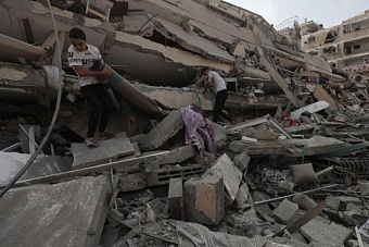 «единственный проход закрыт»: родственники казахстанцев из сектора газа требуют спасти своих родных