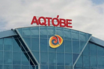 взлетно-посадочная полоса ушла под воду: в казахстане закрыли аэропорт актобе (видео)