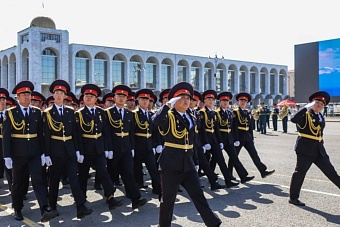 в бишкеке прошел военный парад в честь 80-летия победы в великой отечественной войне