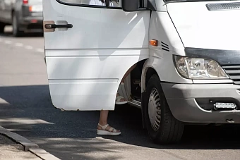 жителей кыргызстана пересаживают с личного транспорта на общественный