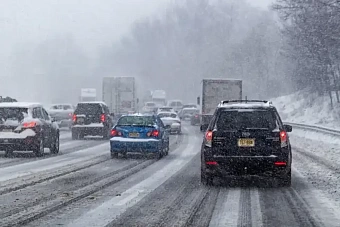 в казахстане почти во всех регионах закрыли дороги из-за метели, десятки сел остались без света