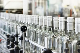 В Кыргызстане хотят повысить минимальную цену на водку до $1,79 за пол-литра