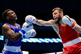 российский боксер одержал досрочную победу в бою на чемпионате мира по боксу в узбекистане