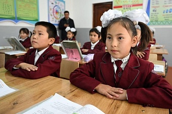 кыргызстан перейдет на 12-летнее образование в школах