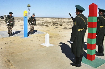 в туркменистане от граждан, желающих пересечь границу с казахстаном, стали требовать гарантийные письма с обязательством вернуться на родину