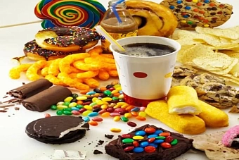 Опасные продукты: в Казахстане предлагают запретить нездоровые продукты