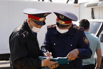 в казахстане полицейский спас ребенка, но не рассказал о своем поступке