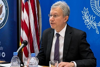 посол сша в казахстане дэниел розенблюм уходит на покой