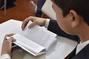 В школах Таджикистана дефицит учителей, ситуацию пытаются спасти при помощи студентов