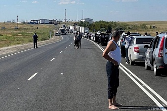 На границе России в Челябинской области образовалась автомобильная пробка