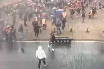 известия: причиной массовой драки в санкт-петербурге могла стать бесплатная еда