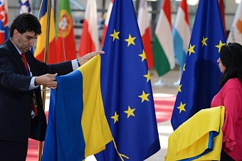 Как Украина учит Центральную Азию быть бедной и просить  денег у Запада