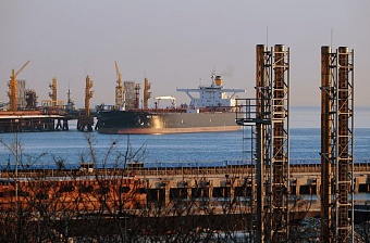 казахстан приостановил отгрузку нефти через ктк после серии атак на танкеры в черном море