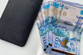 казахстан признали лидером по размеру средней зарплаты в центральной азии