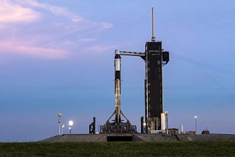 космический корабль crew dragon с российским космонавтом олегом платоновым отправился к мкс