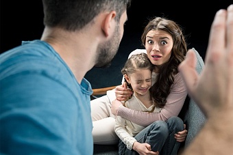 в жк кыргызстана выступили против ужесточения наказания за семейное насилие