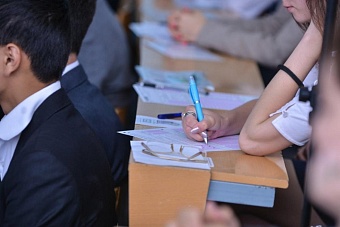 казахстан меняет правила игры: выпускные экзамены-2025 хотят перенести из-за курбан айта