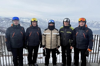 президент кыргызстана посетил российский алтай и пообещал построить курорты уровня «манжерок»