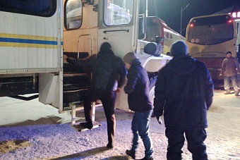 мороз и метель: в казахстане спасли застрявший на трассе автобус с гражданами узбекистана