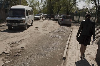 садыр жапаров рассказал о том, когда автомобилисты кыргызстана перестанут жаловаться на разбитые дороги 