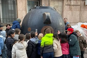 в астане открылась выставка космических артефактов: спускаемый аппарат и скафандр айдына аимбетова