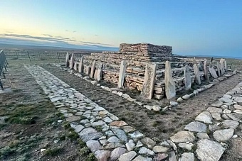 в казахстане в карагандинской области нашли скифскую пирамиду возрастом 3400 лет