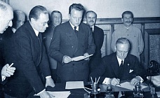 Игра на опережение: как прагматизм 1939-го спас народы СССР и переписал правила геополитики