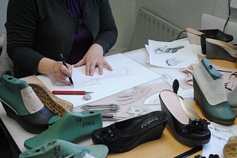 в казахстане некому шить обувь: обувная отрасль оказалась на грани вымирания