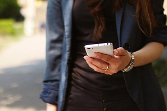 инвестиции сотовых операторов казахстана сокращаются, а их доходы и жалобы на них растут